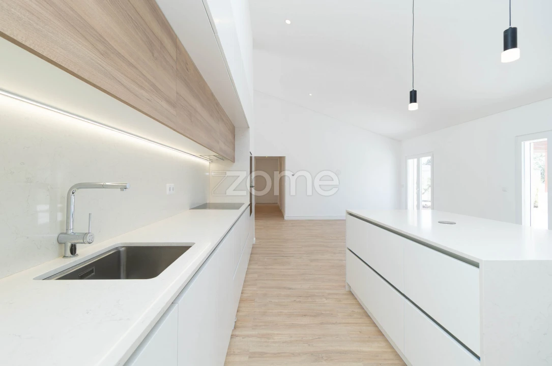 Moradia T4 para Venda em Almargem do Bispo, Pêro Pinheiro e Montelavar Foto 11