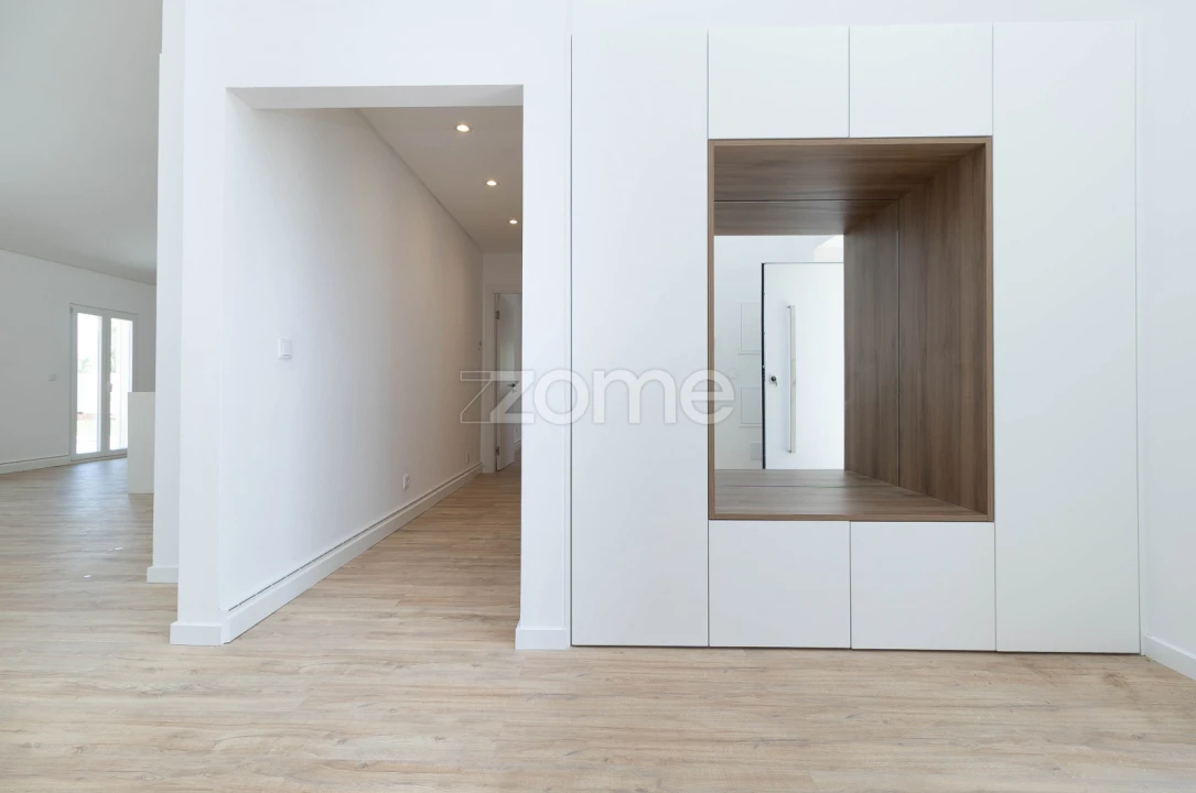 Moradia T4 para Venda em Almargem do Bispo, Pêro Pinheiro e Montelavar Foto 9