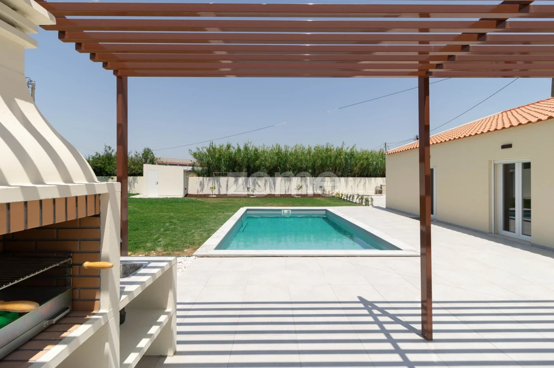 Moradia T4 para Venda em Almargem do Bispo, Pêro Pinheiro e Montelavar Foto 6