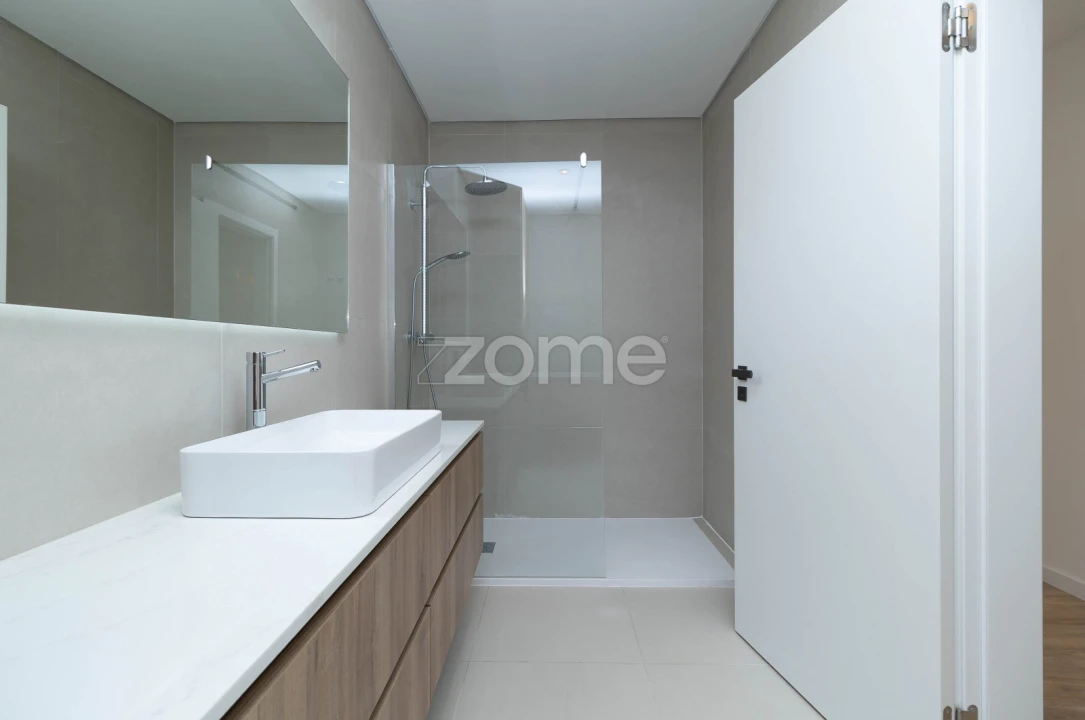 Moradia T4 para Venda em Almargem do Bispo, Pêro Pinheiro e Montelavar Foto 23