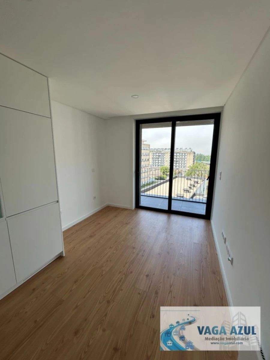Apartamento T1 para Arrendamento em Paranhos Foto 2