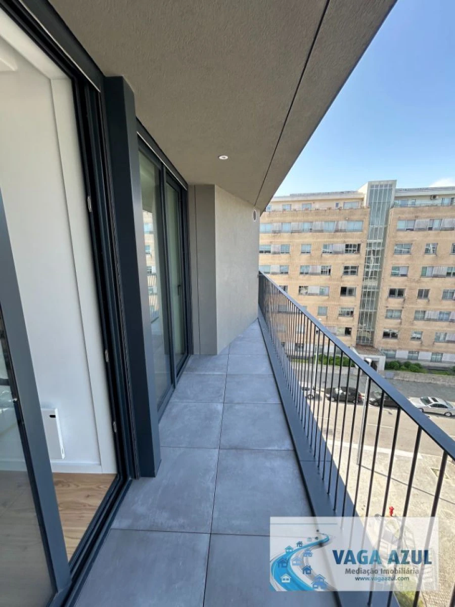 Apartamento T1 para Arrendamento em Paranhos Foto 3