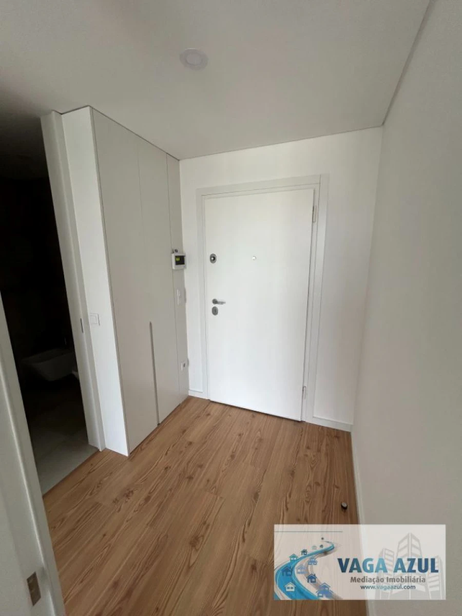 Apartamento T1 para Arrendamento em Paranhos Foto 11