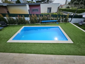 Moradia T5 para Venda em Rio de Mouro