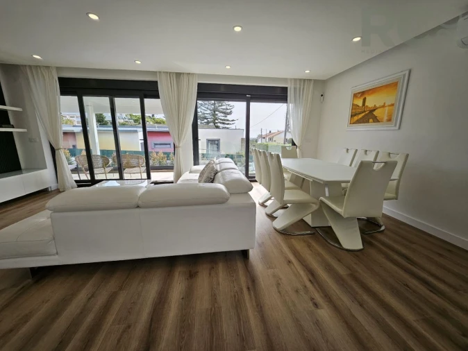 Moradia T5 para Venda em Rio de Mouro Foto 20