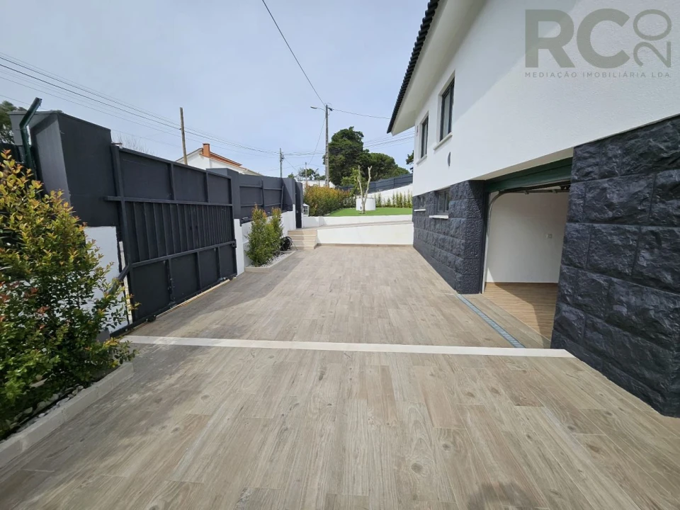 Moradia T5 para Venda em Rio de Mouro Foto 60