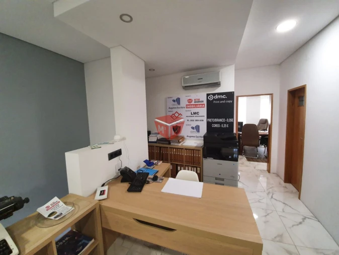 Loja para Arrendamento em Povoa de Lanhoso (N. Senhora do Amparo) Foto 3