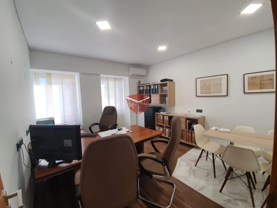 Loja para Arrendamento em Povoa de Lanhoso (N. Senhora do Amparo) Foto 7