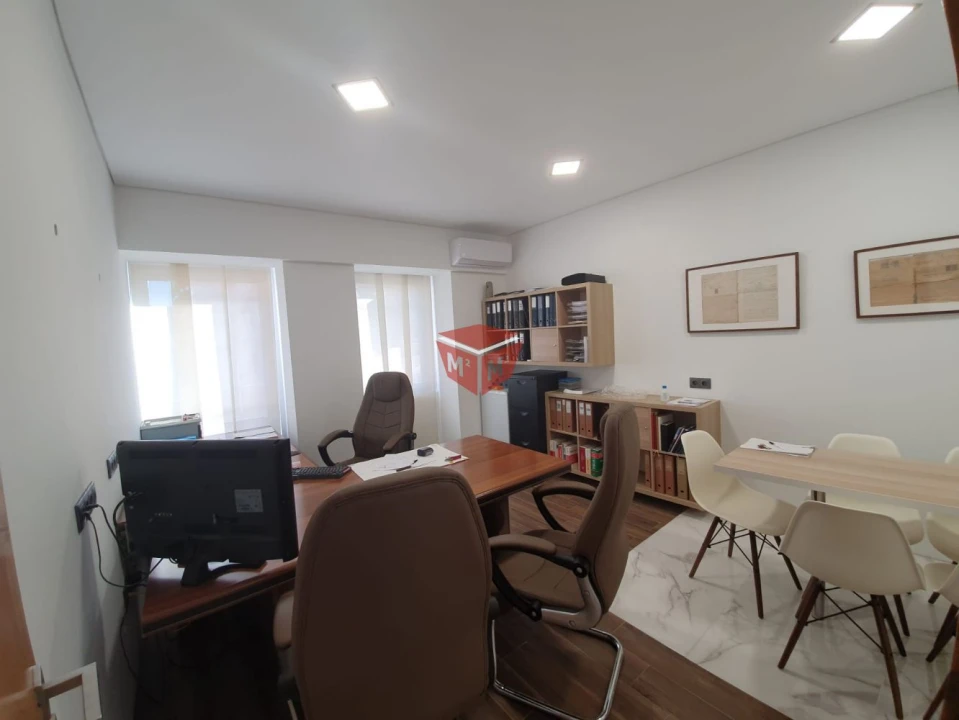 Loja para Arrendamento em Povoa de Lanhoso (N. Senhora do Amparo) Foto 5