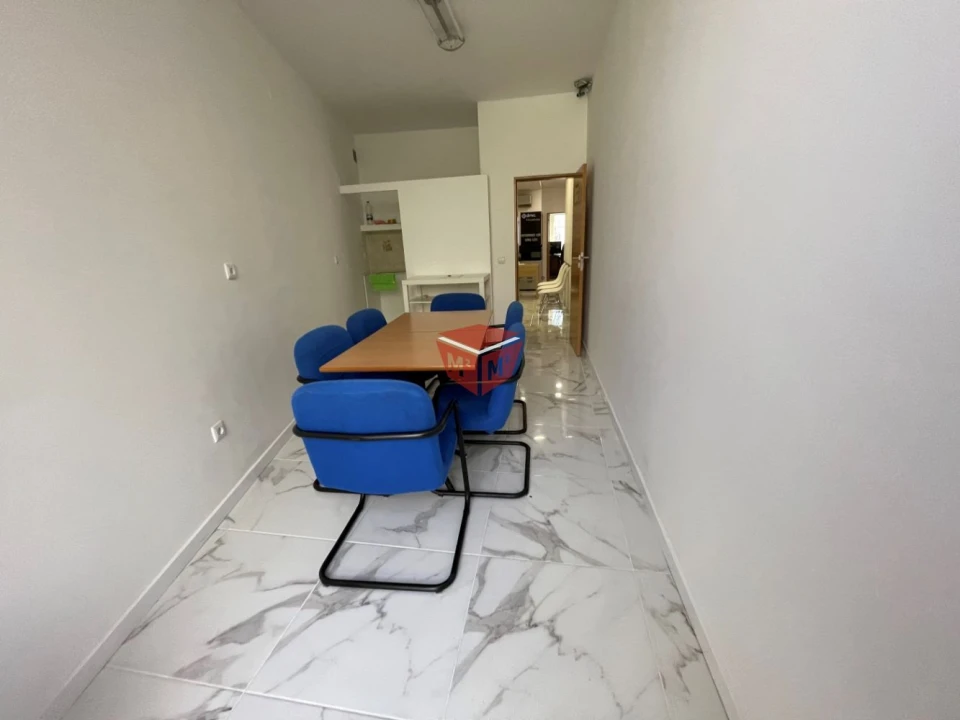 Loja para Arrendamento em Povoa de Lanhoso (N. Senhora do Amparo) Foto 4