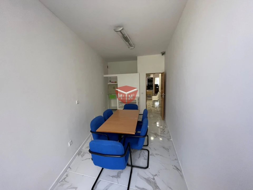 Loja para Arrendamento em Povoa de Lanhoso (N. Senhora do Amparo) Foto 5