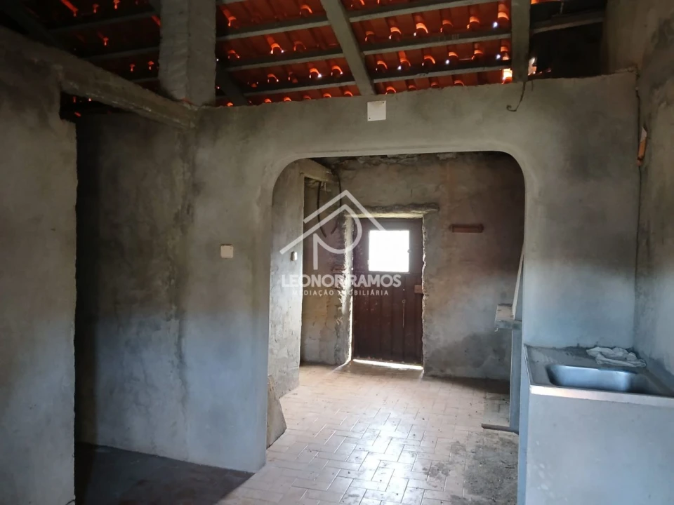 Moradia T1 para Venda em Santo Andre das Tojeiras Foto 9