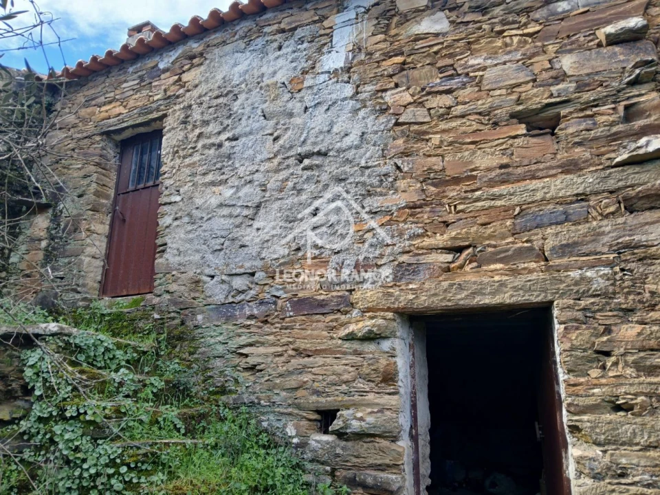 Moradia T1 para Venda em Santo Andre das Tojeiras Foto 12