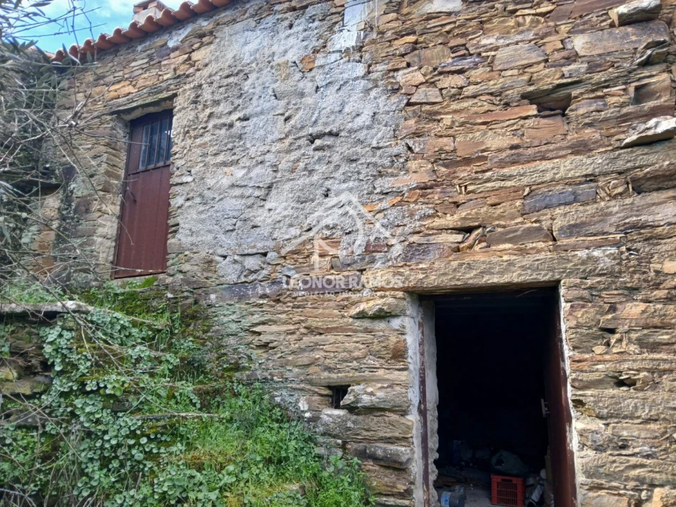 Moradia T1 para Venda em Santo Andre das Tojeiras Foto 13