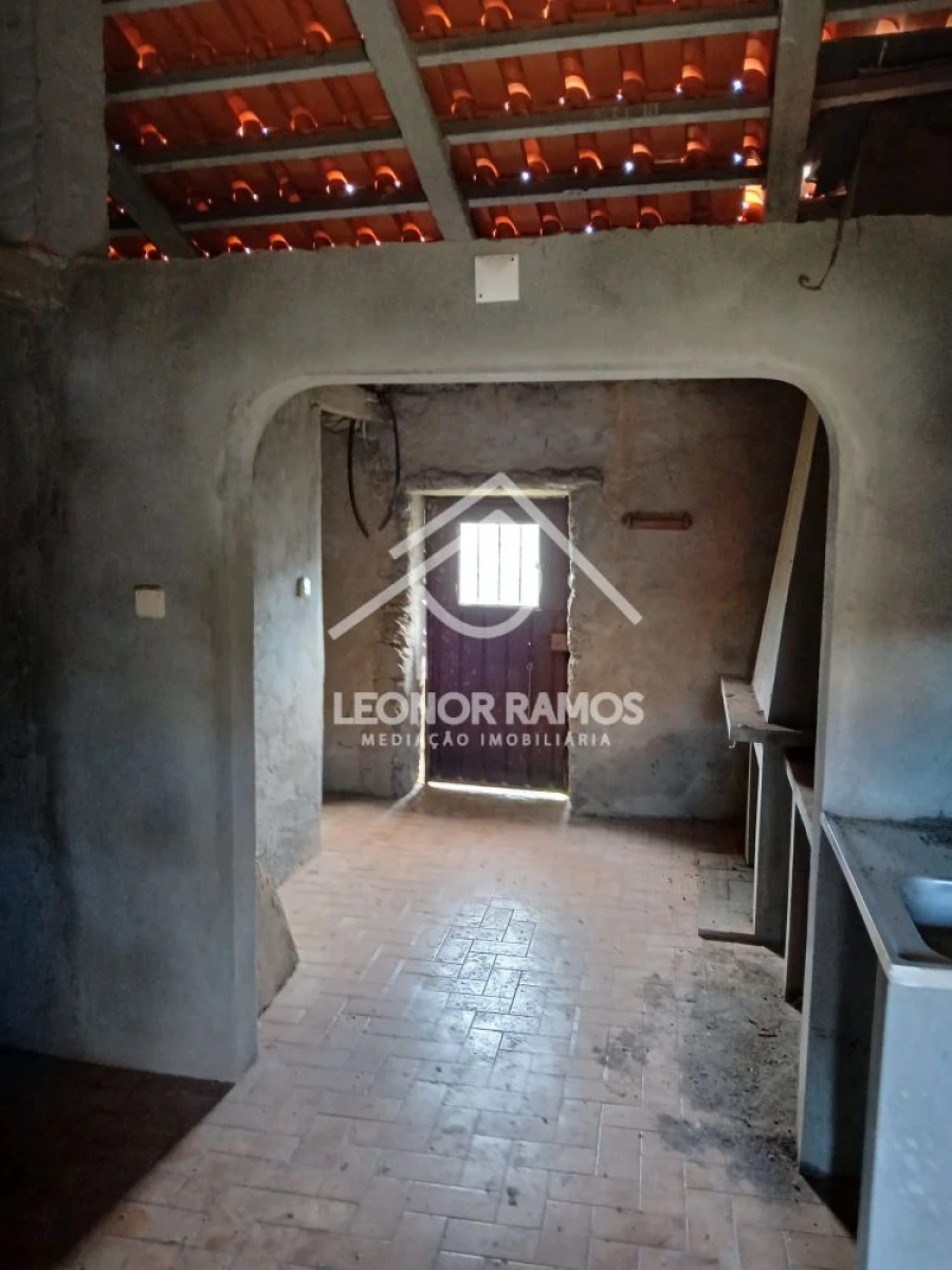 Moradia T1 para Venda em Santo Andre das Tojeiras Foto 11