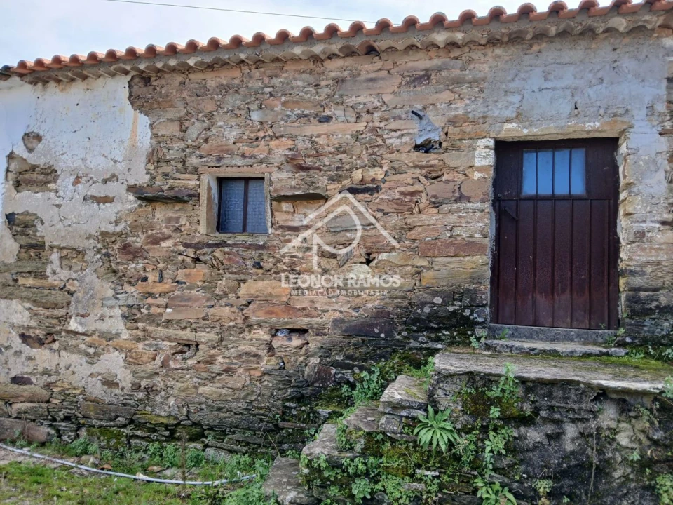 Moradia T1 para Venda em Santo Andre das Tojeiras Foto 1