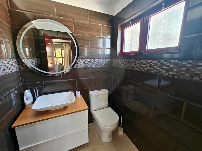 Armazém para Venda em Carvoeira e Carmões Foto 13