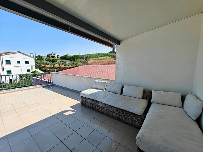 Armazém para Venda em Carvoeira e Carmões Foto 14