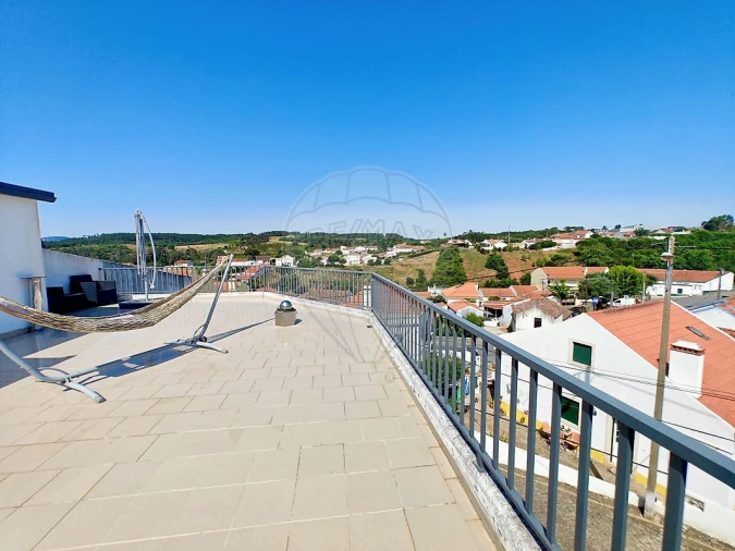 Armazém para Venda em Carvoeira e Carmões Foto 16