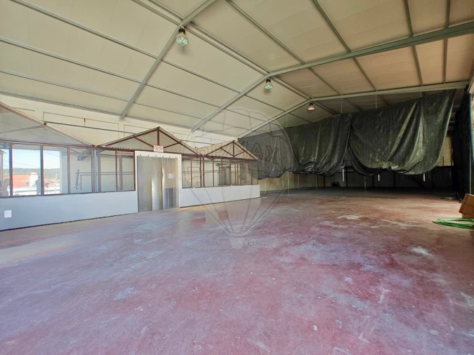 Armazém para Venda em Carvoeira e Carmões Foto 6