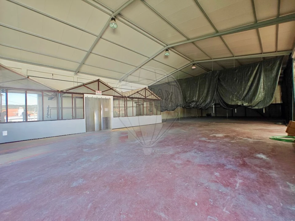 Armazém para Venda em Carvoeira e Carmões Foto 6