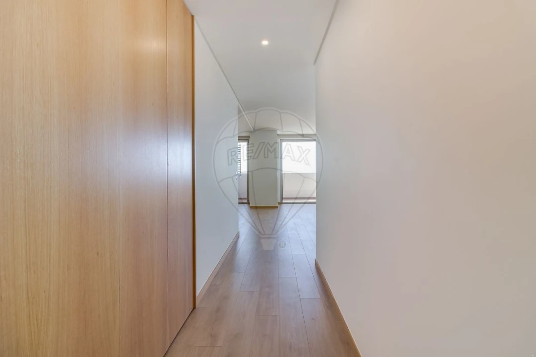 Apartamento T2 para Venda em Vialonga Foto 2
