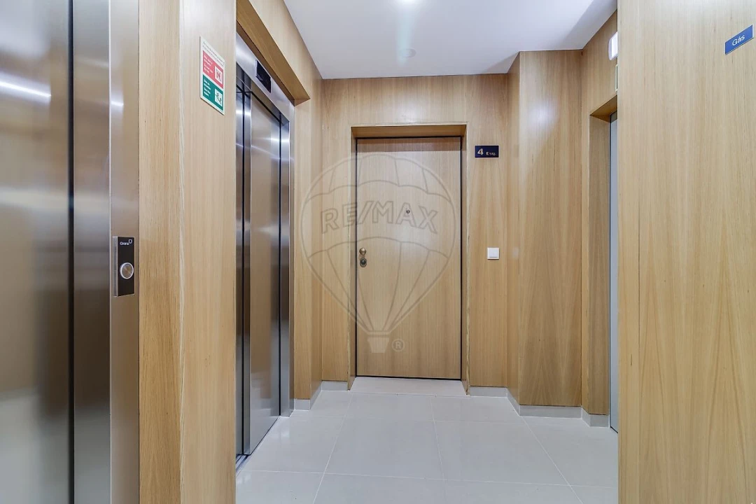 Apartamento T2 para Venda em Vialonga Foto 3