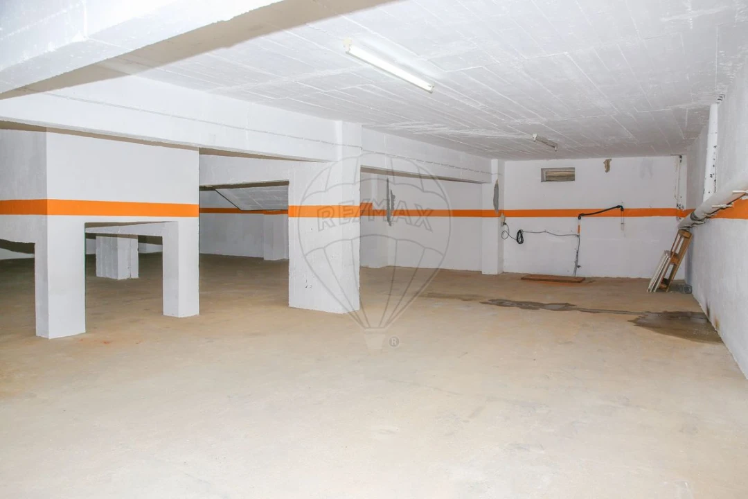 Garagem para Venda em Vila Franca de Xira Foto 4