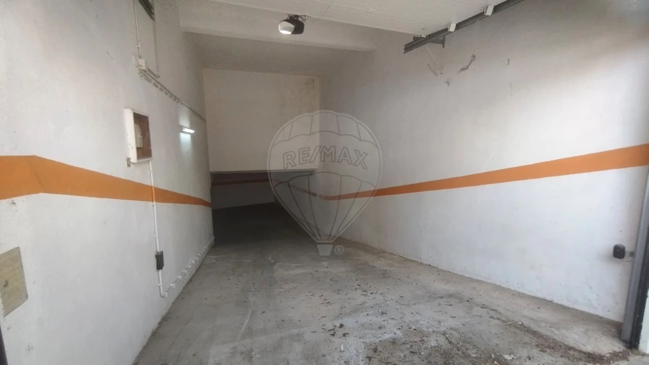 Garagem para Venda em Vila Franca de Xira Foto 13