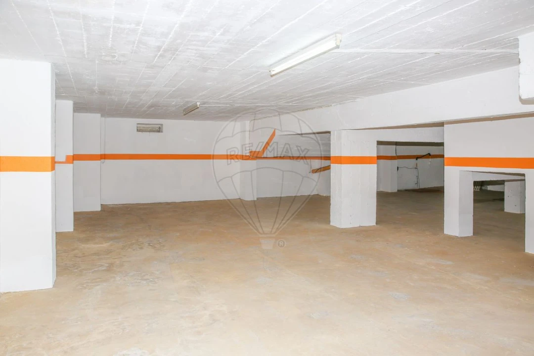 Garagem para Venda em Vila Franca de Xira Foto 8