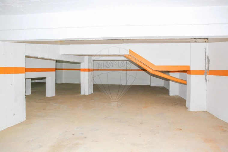 Garagem para Venda em Vila Franca de Xira Foto 5