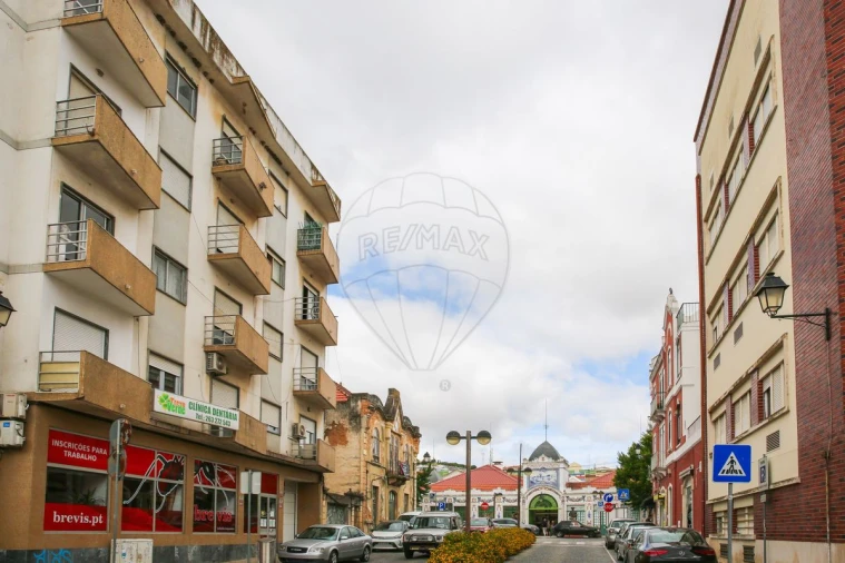 Garagem para Venda em Vila Franca de Xira Foto 11
