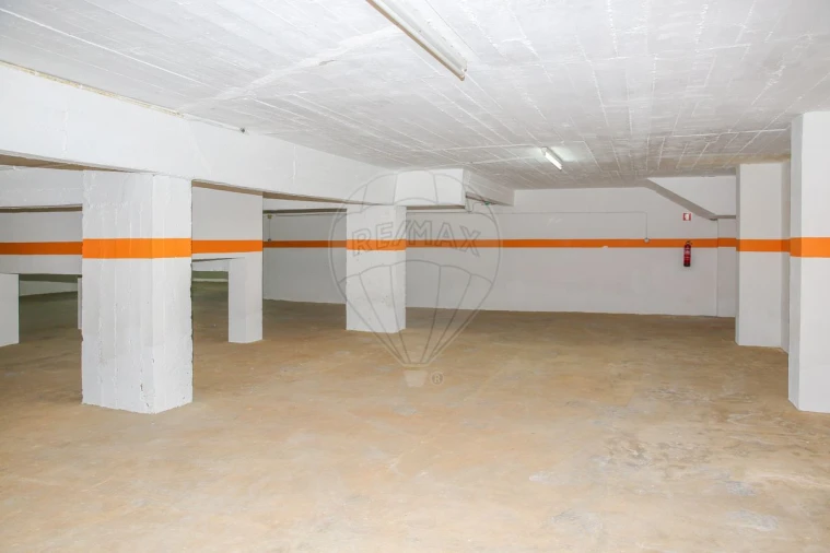 Garagem para Venda em Vila Franca de Xira Foto 6