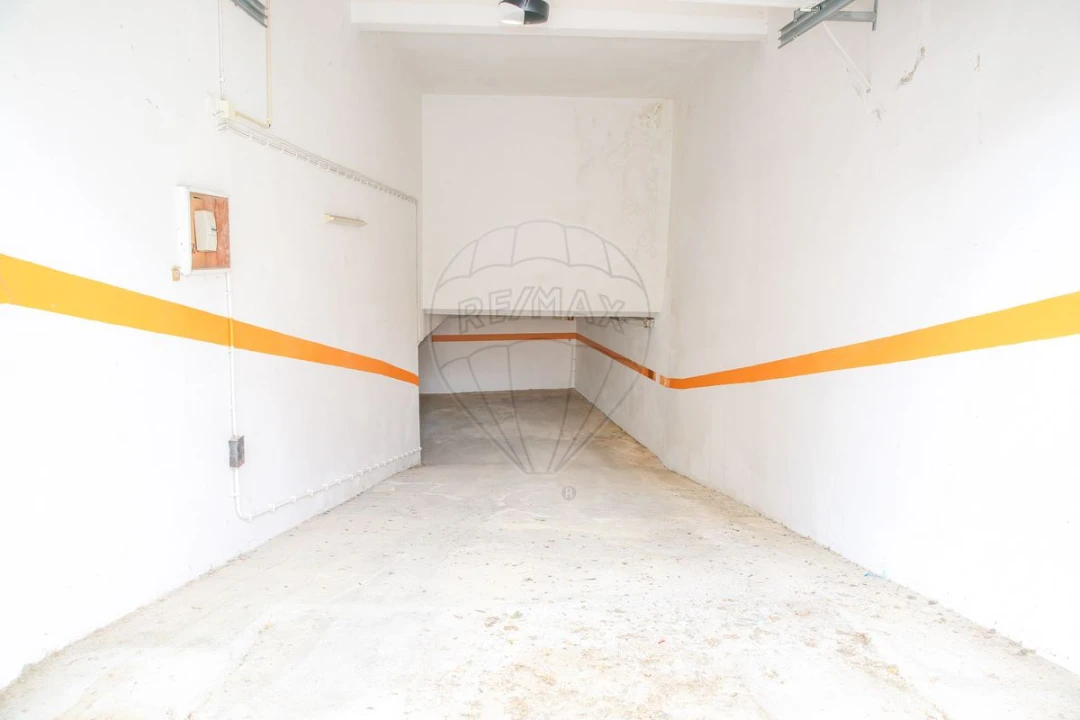 Garagem para Venda em Vila Franca de Xira Foto 3