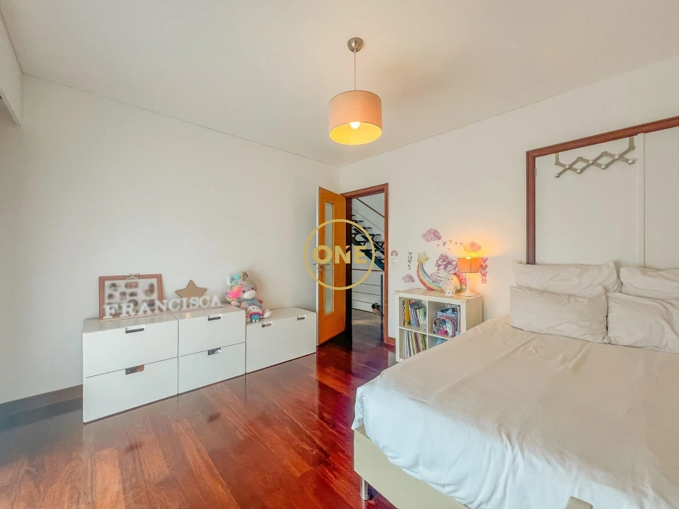 Moradia T4 para Venda em Santa Clara Foto 8