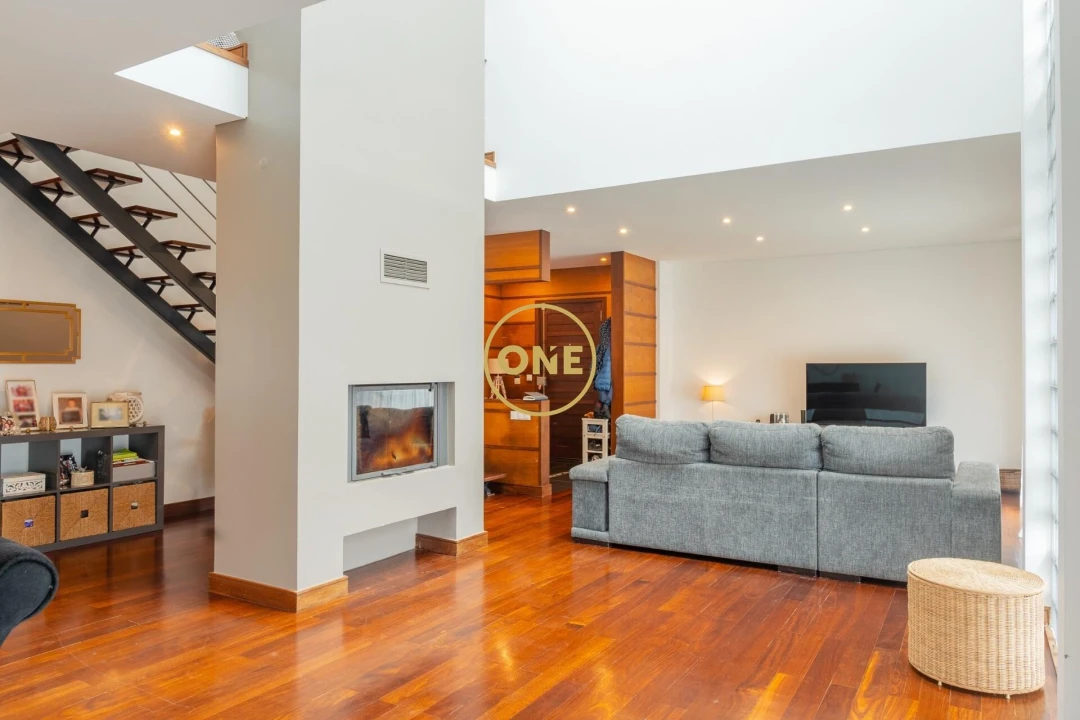 Moradia T4 para Venda em Santa Clara Foto 2