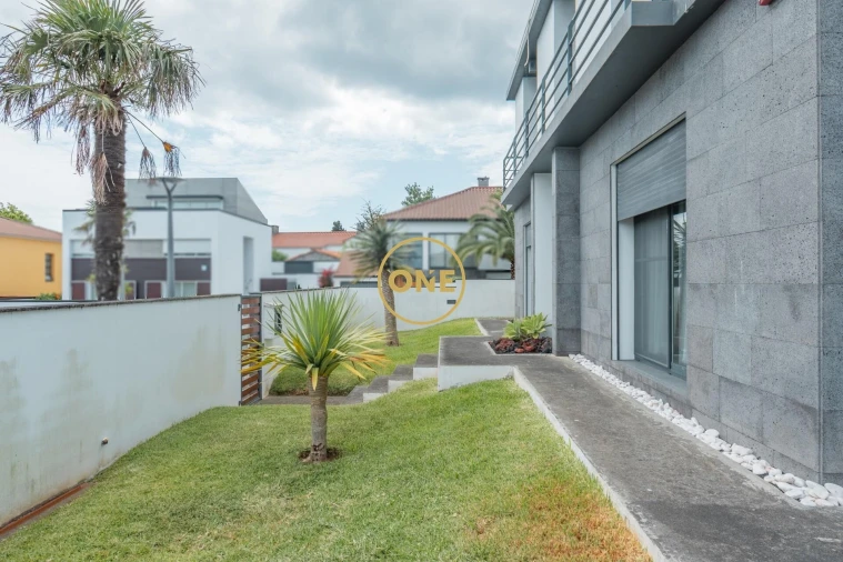 Moradia T4 para Venda em Santa Clara Foto 28