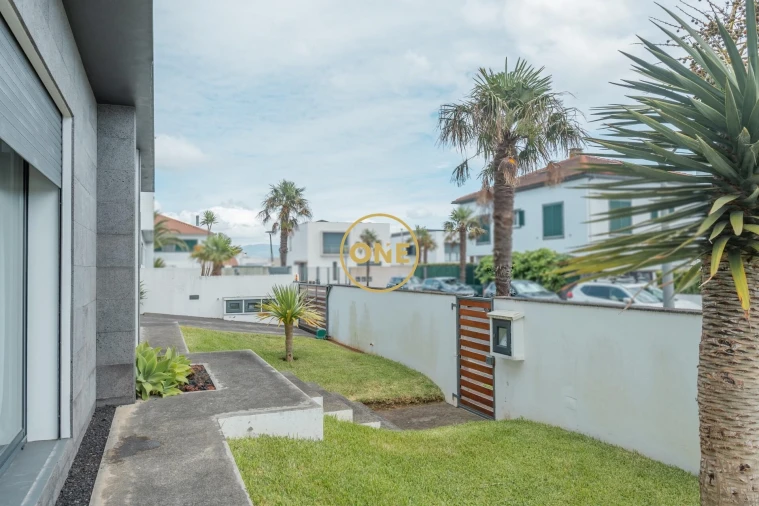 Moradia T4 para Venda em Santa Clara Foto 30