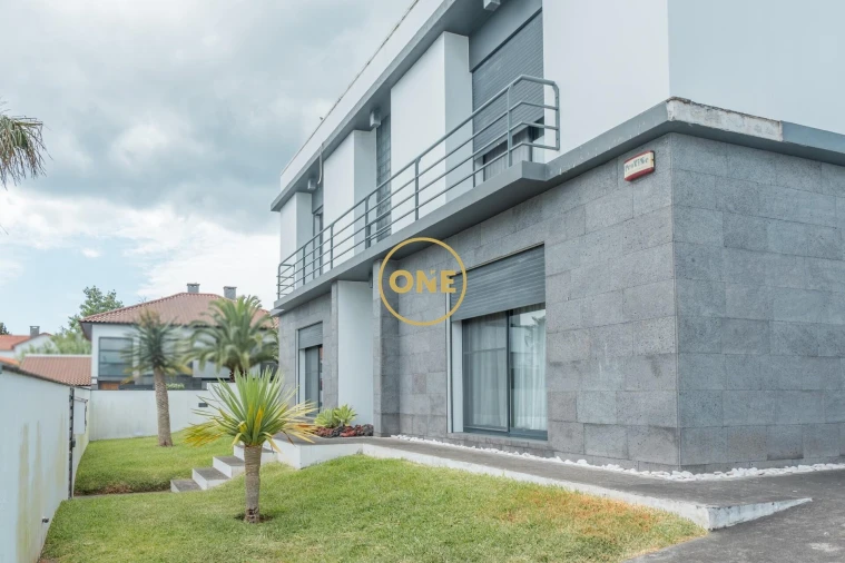 Moradia T4 para Venda em Santa Clara Foto 27