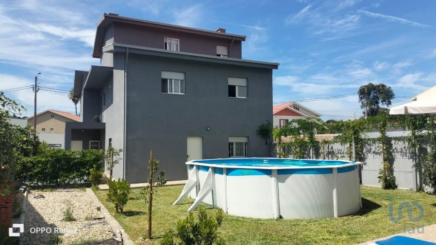 Moradia T4 para Venda em Vilar de Andorinho Foto 4