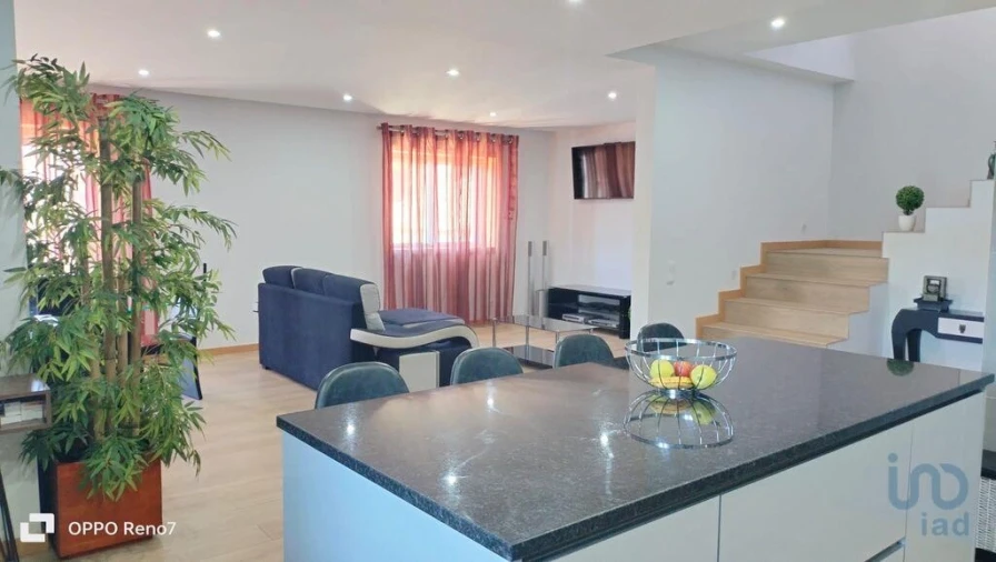 Moradia T4 para Venda em Vilar de Andorinho Foto 3