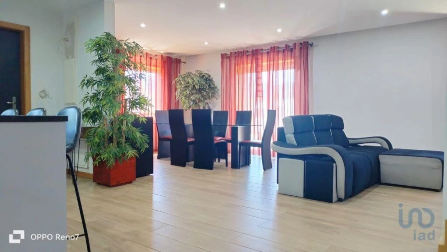 Moradia T4 para Venda em Vilar de Andorinho Foto 8