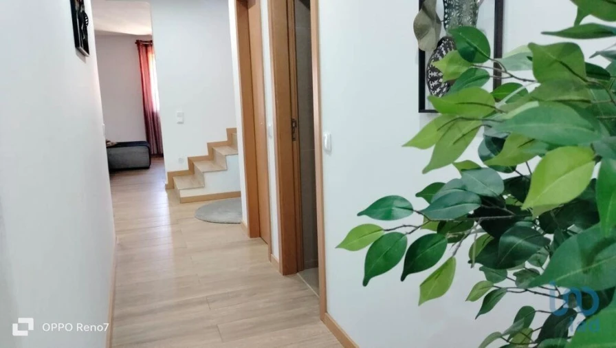 Moradia T4 para Venda em Vilar de Andorinho Foto 11