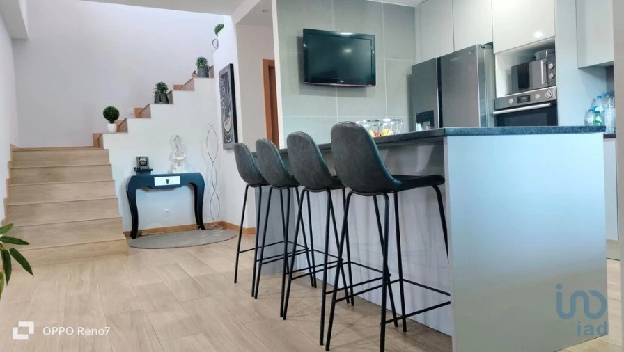 Moradia T4 para Venda em Vilar de Andorinho Foto 7