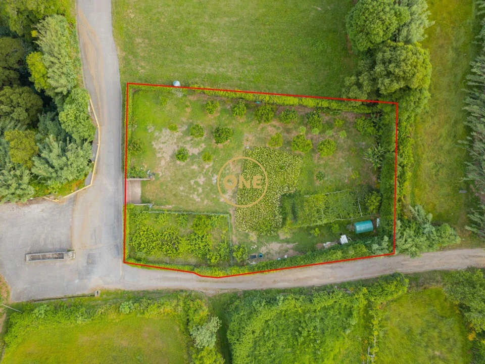 Terreno para Venda em Ribeira Chã Foto 6