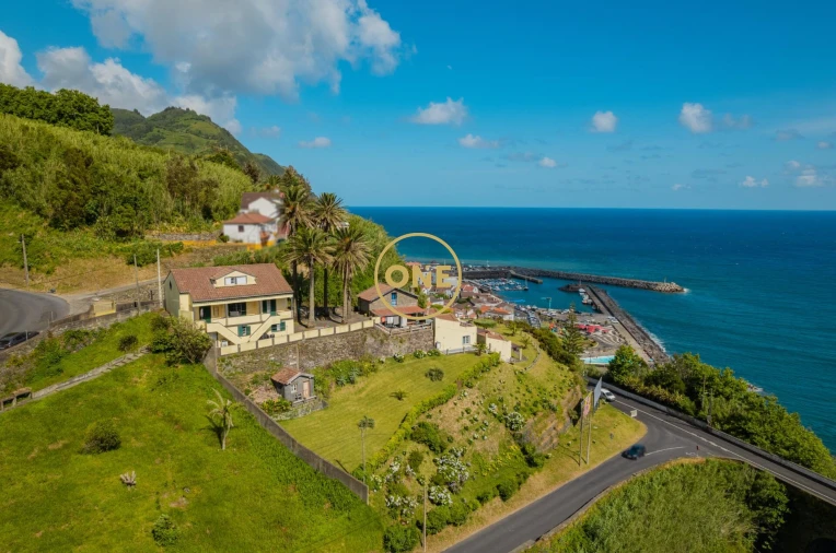 Prédio para Venda em Povoação Foto 1