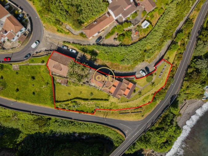 Prédio para Venda em Povoação Foto 13