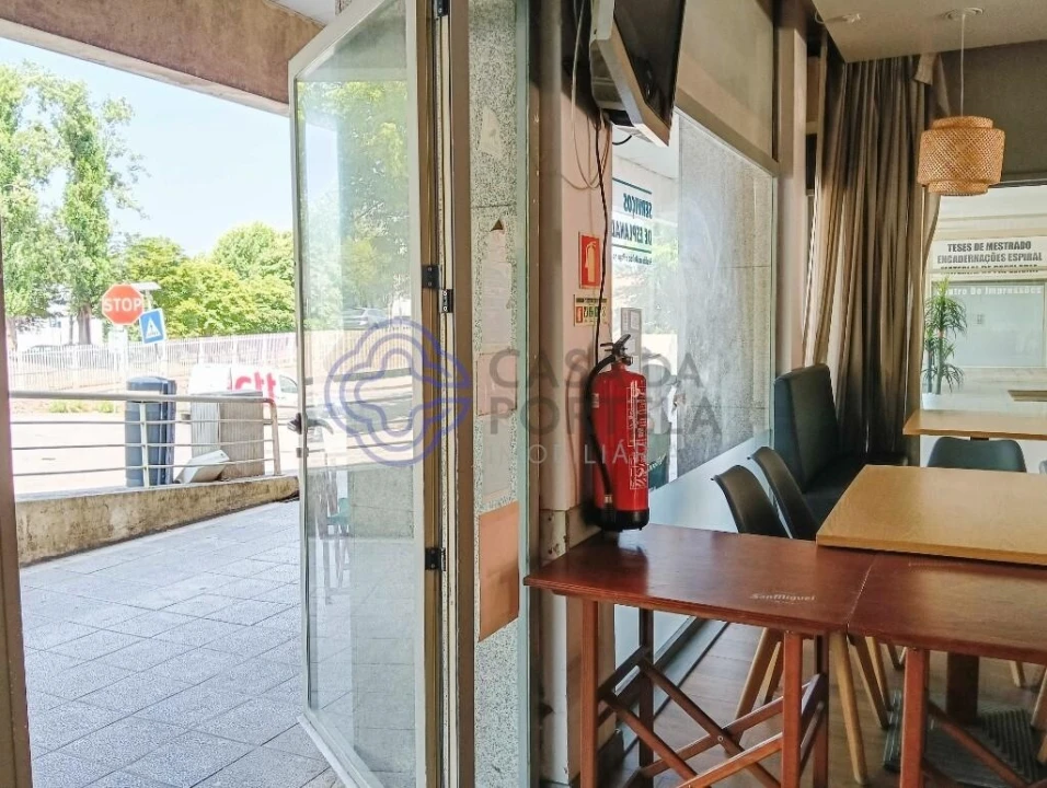 Negócio para Arrendamento em Castêlo da Maia Foto 21