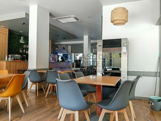 Negócio para Arrendamento em Castêlo da Maia Foto 9