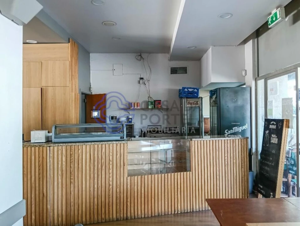 Negócio para Arrendamento em Castêlo da Maia Foto 8